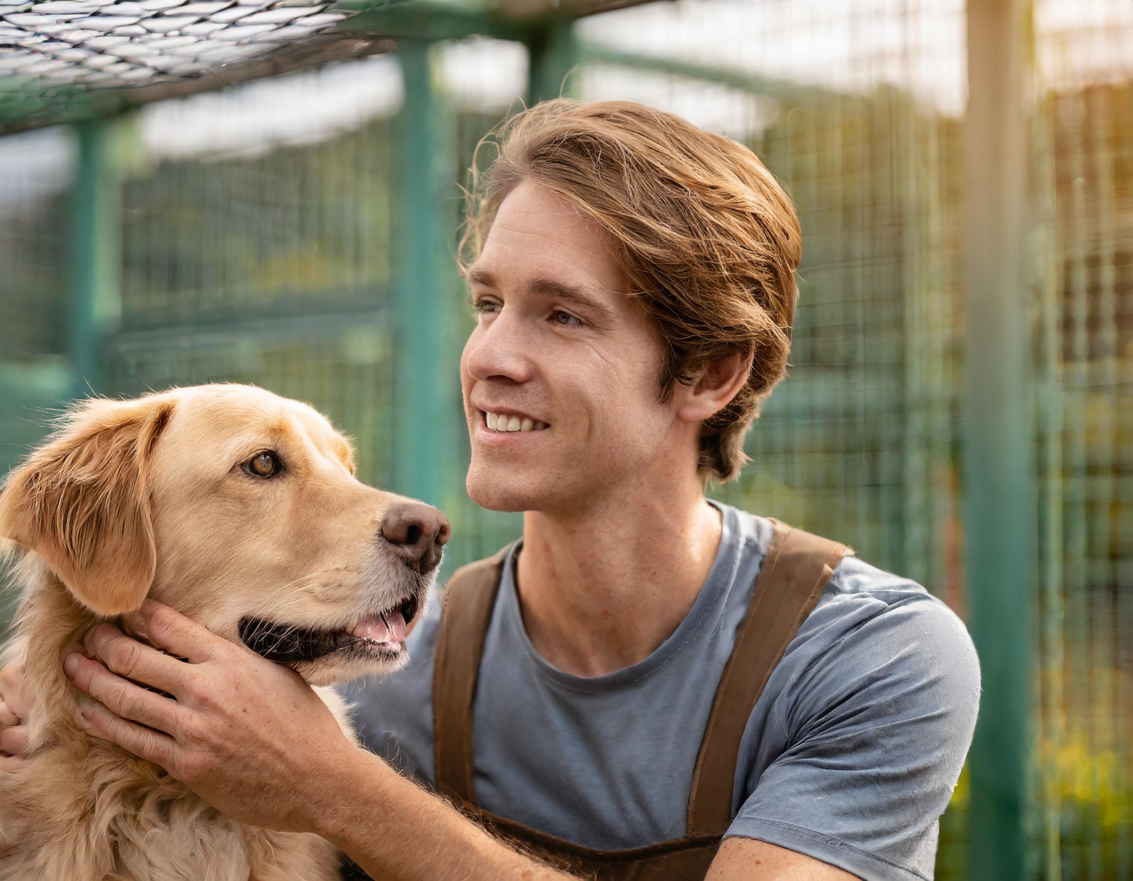 Dackel-Welpen mit ihrem Besitzer